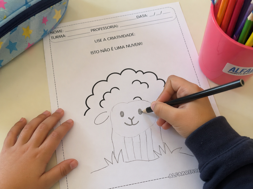 Use a criatividade! – Complete o desenho - Pronto para imprimir - Download gratuito